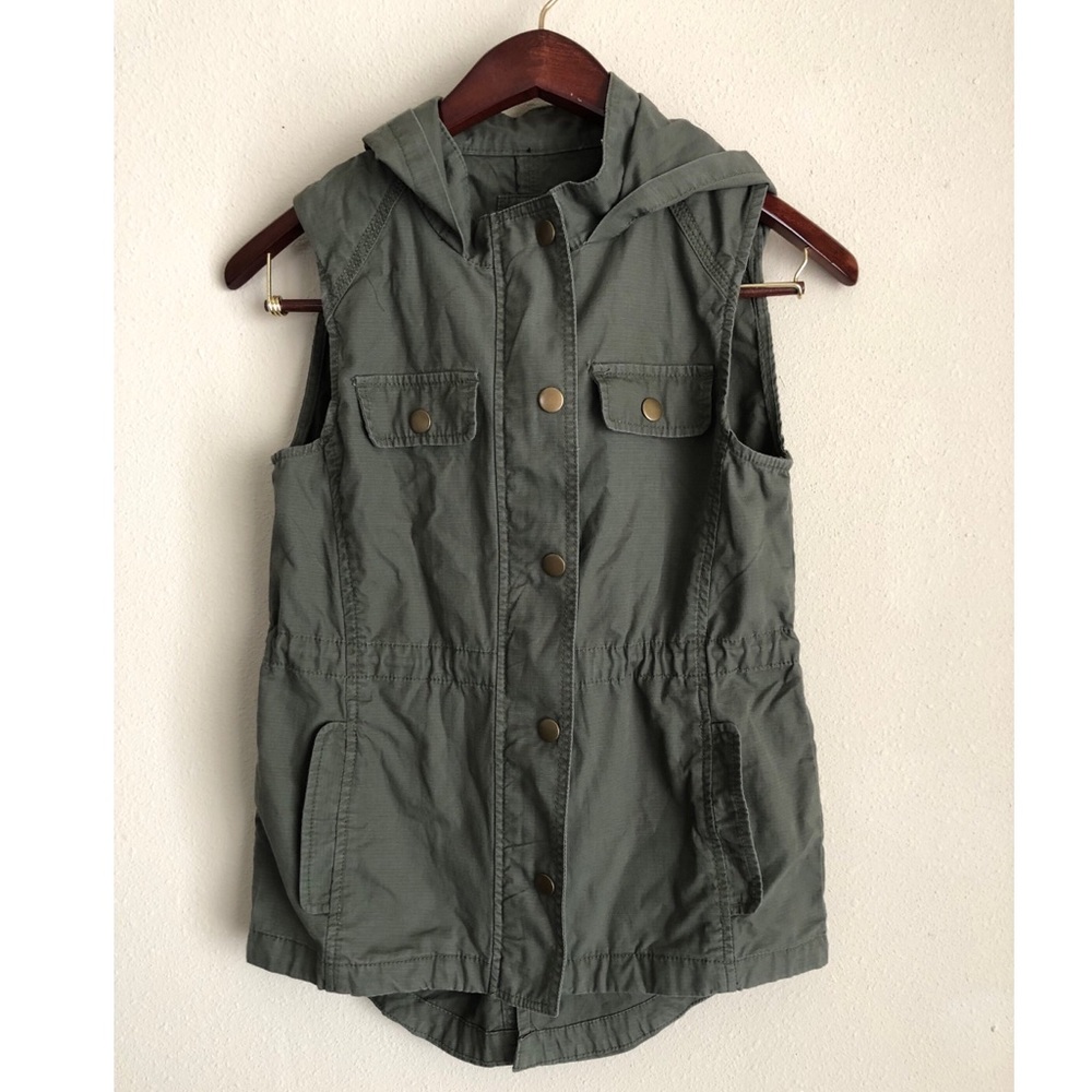 GAP Hooded Utility Vest 🍁
